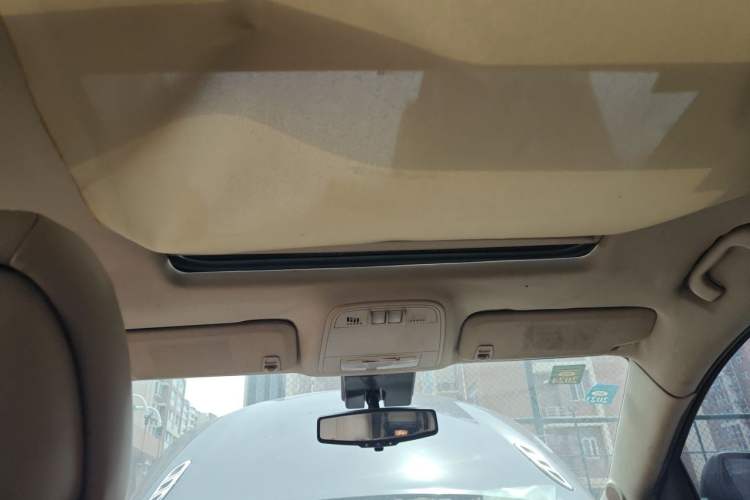 Used Buick LaCrosse 2011 2.4L SIDI Elegant Edition Headliner