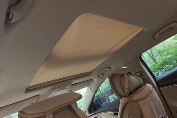 Used Buick LaCrosse 2011 eAssist 2.4L Luxury Edition Headliner