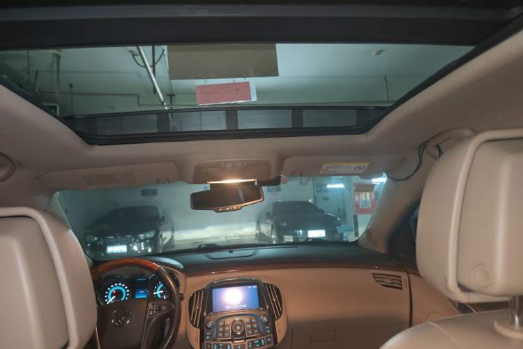 Used Buick LaCrosse 2011 2.4L SIDI Luxury Edition Headliner
