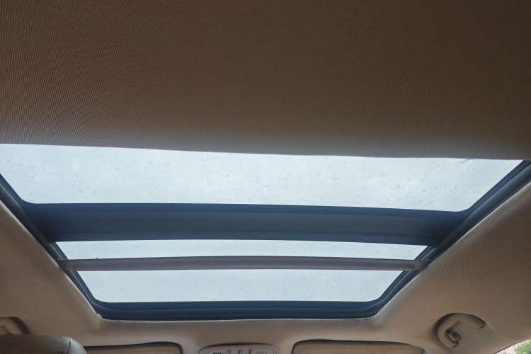 Used Buick LaCrosse 2011 2.4L SIDI Elegant Edition Headliner