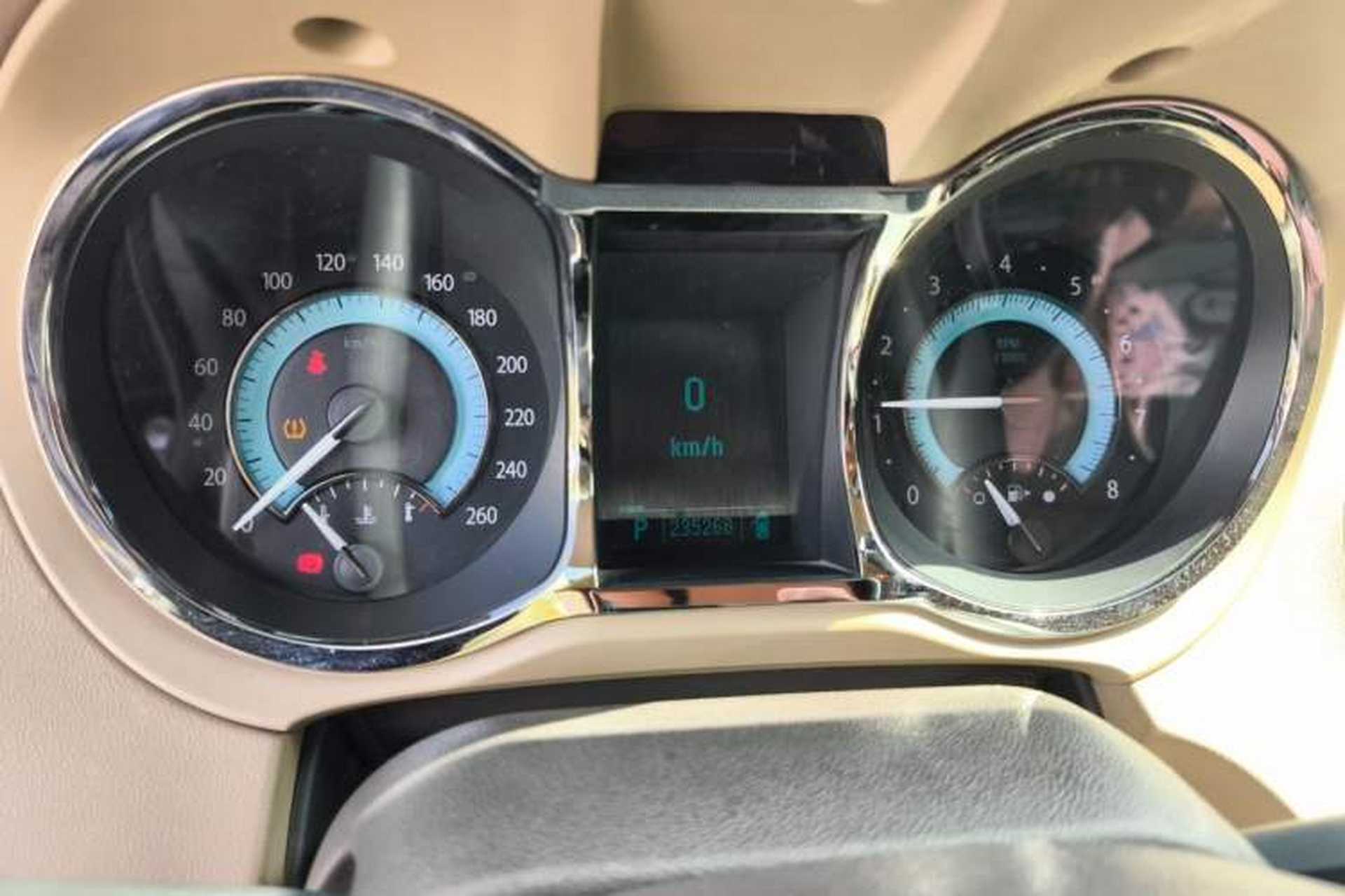 Used Buick LaCrosse 2011 2.4L SIDI Elegant Edition Instrument Cluster