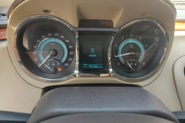 Used Buick LaCrosse 2011 2.4L SIDI Comfort Sunroof Version Instrument Cluster