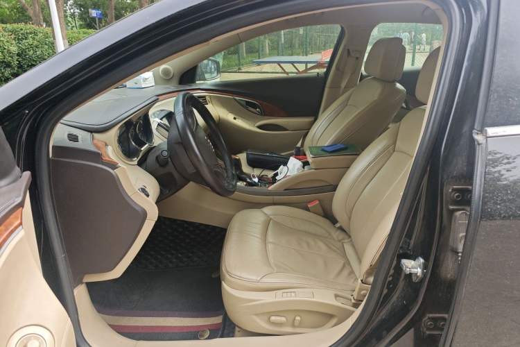 Used Buick LaCrosse 2011 2.4L SIDI Elegant Edition Left Front Seat