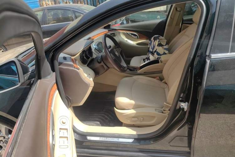 Used Buick LaCrosse 2011 2.4L SIDI Comfort Sunroof Version Left Front Seat