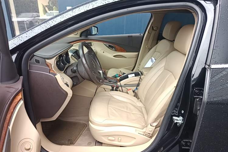 Used Buick LaCrosse 2011 2.4L SIDI Haoya Edition Left Front Seat