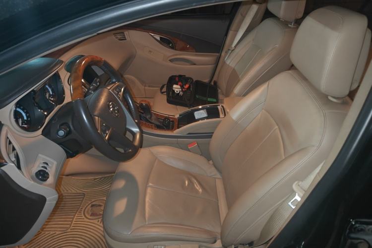 Used Buick LaCrosse 2011 2.4L SIDI Luxury Edition Left Front Seat