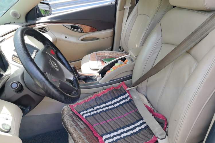 Used Buick LaCrosse 2011 2.4L SIDI Elegant Edition Left Front Seat