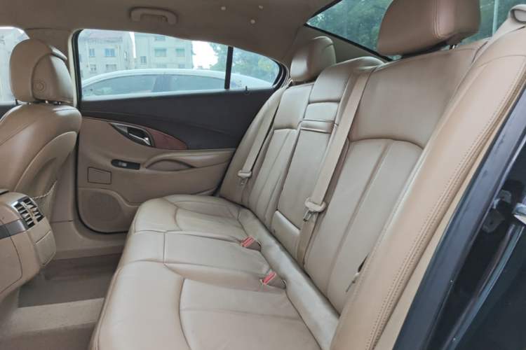 Used Buick LaCrosse 2011 2.4L SIDI Elegant Edition Left Rear Seat