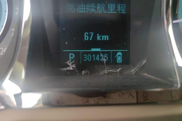 Used Buick LaCrosse 2011 2.4L SIDI Elegant Edition Odometer Close Up