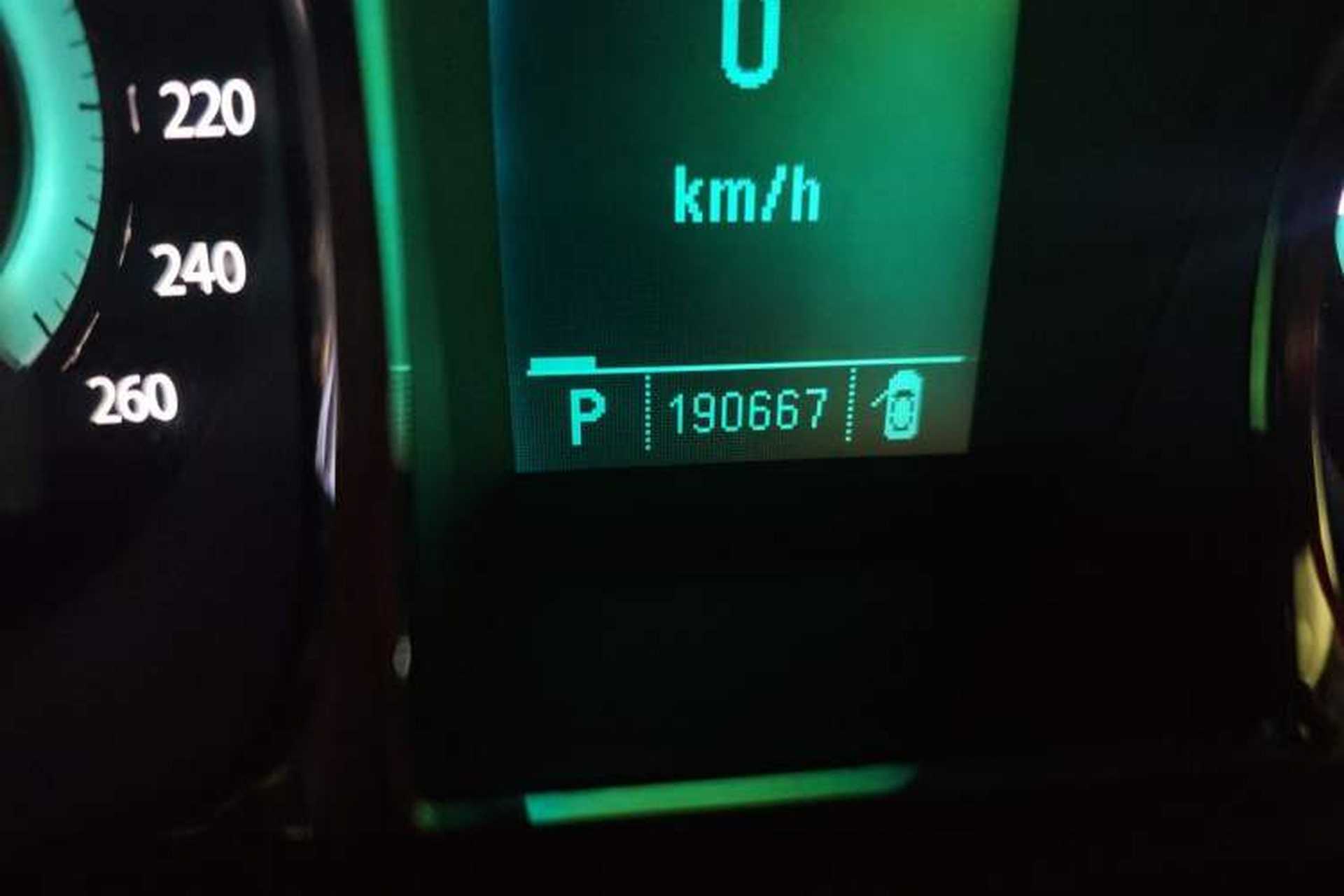Used Buick LaCrosse 2011 2.4L SIDI Elegant Edition Odometer Close Up