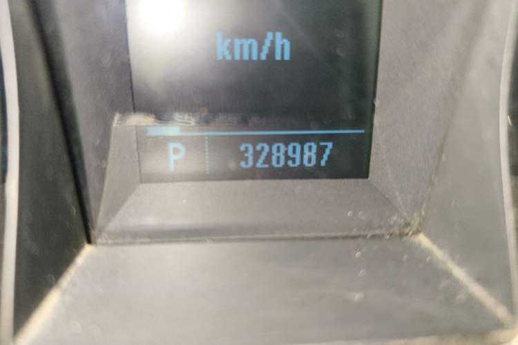Used Buick LaCrosse 2011 2.4L SIDI Elegant Edition Odometer Close Up