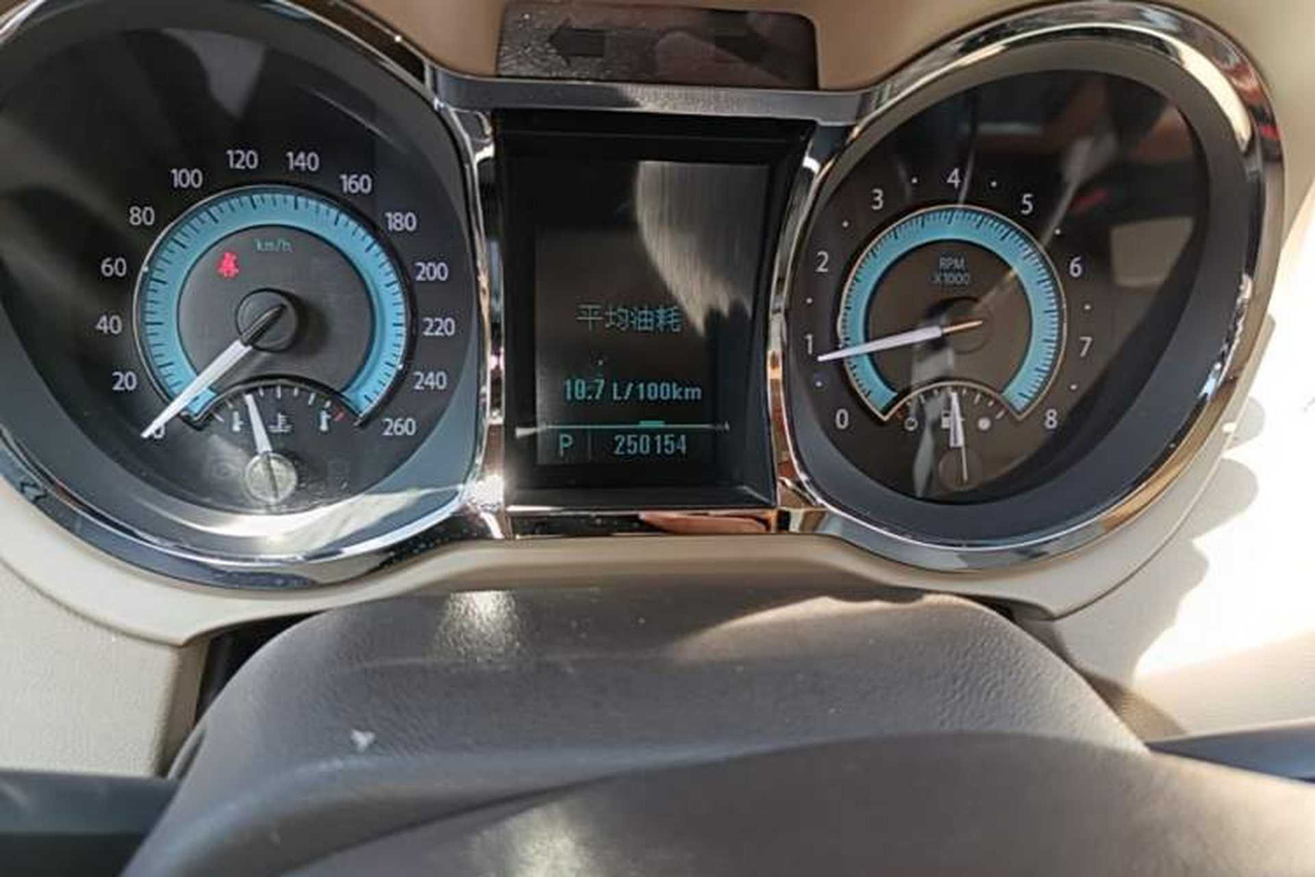Used Buick LaCrosse 2011 2.4L SIDI Comfort Sunroof Version Odometer Close Up