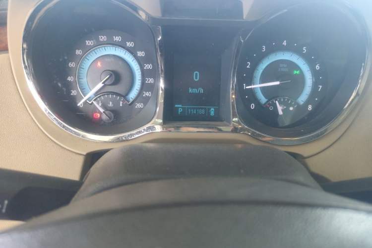 Used Buick LaCrosse 2011 2.4L SIDI Elegant Edition Odometer Close Up