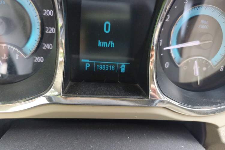 Used Buick LaCrosse 2011 2.4L SIDI Elegant Edition Odometer Close Up