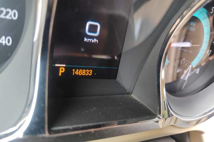 Used Buick LaCrosse 2011 2.4L SIDI Haoya Edition Odometer Close Up