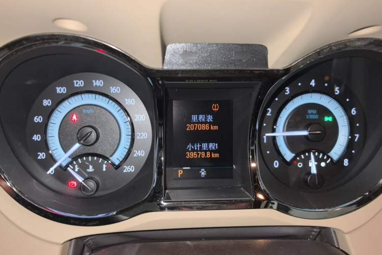 Used Buick LaCrosse 2011 2.4L SIDI Haoya Edition Odometer Close Up