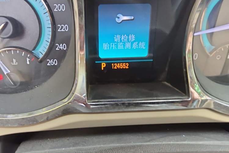 Used Buick LaCrosse 2011 2.4L SIDI Haoya Edition Odometer Close Up