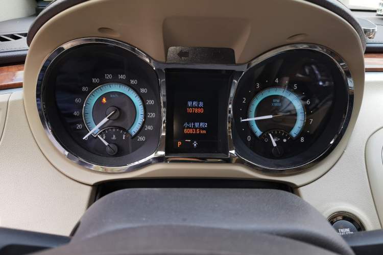 Used Buick LaCrosse 2011 2.4L SIDI Luxury Edition Odometer Close Up