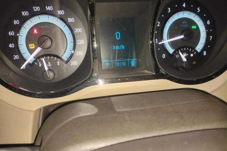 Used Buick LaCrosse 2011 2.4L SIDI Elegant Edition Odometer Close Up