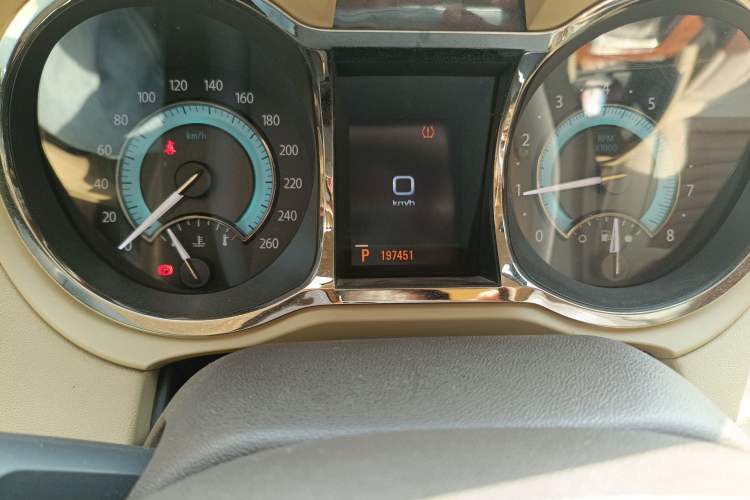 Used Buick LaCrosse 2011 2.4L SIDI Luxury Edition Odometer Close Up