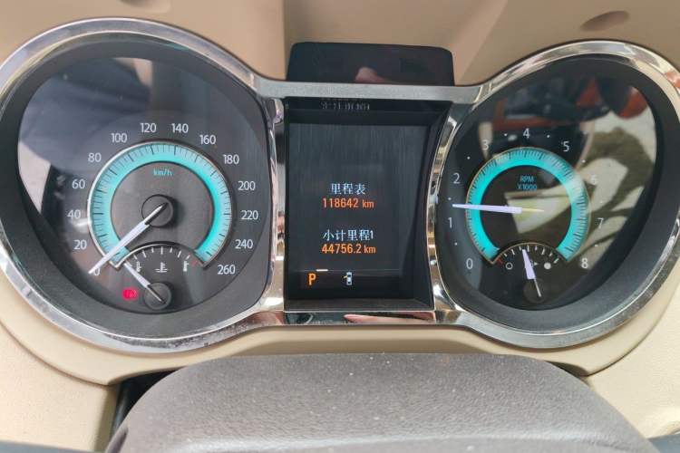 Used Buick LaCrosse 2011 2.4L SIDI Haoya Edition Odometer Close Up