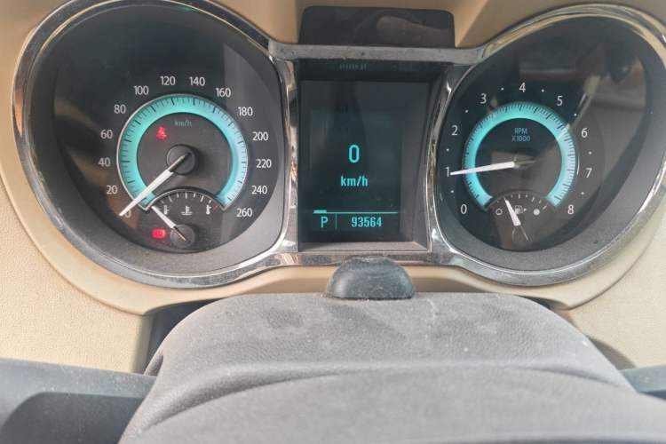 Used Buick LaCrosse 2011 2.4L SIDI Elegant Edition Odometer Close Up