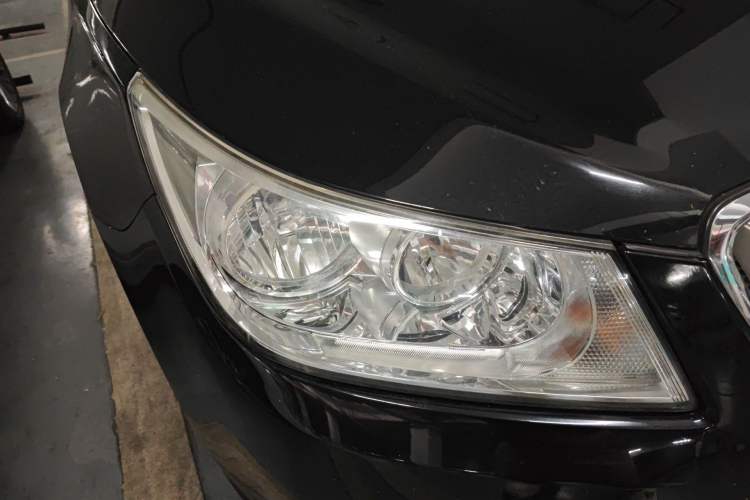 Used Buick LaCrosse 2011 2.4L SIDI Comfort Sunroof Version Right Front Headlight
