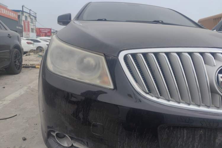 Used Buick LaCrosse 2011 2.4L SIDI Elegant Edition Right Front Headlight