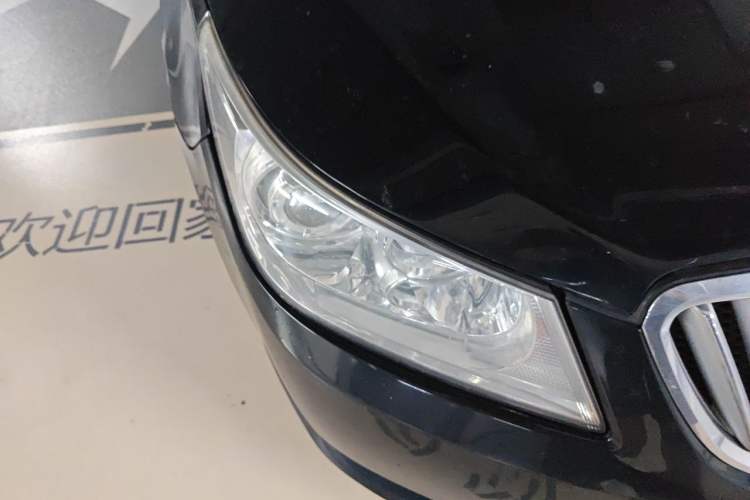 Used Buick LaCrosse 2011 2.4L SIDI Elegant Edition Right Front Headlight
