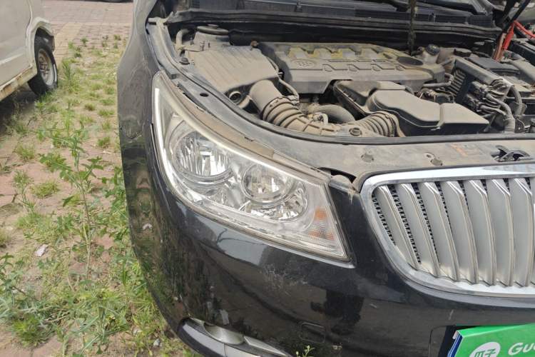Used Buick LaCrosse 2011 2.4L SIDI Elegant Edition Right Front Headlight
