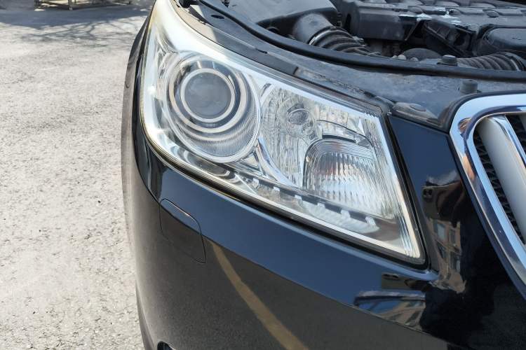 Used Buick LaCrosse 2011 2.4L SIDI Haoya Edition Right Front Headlight