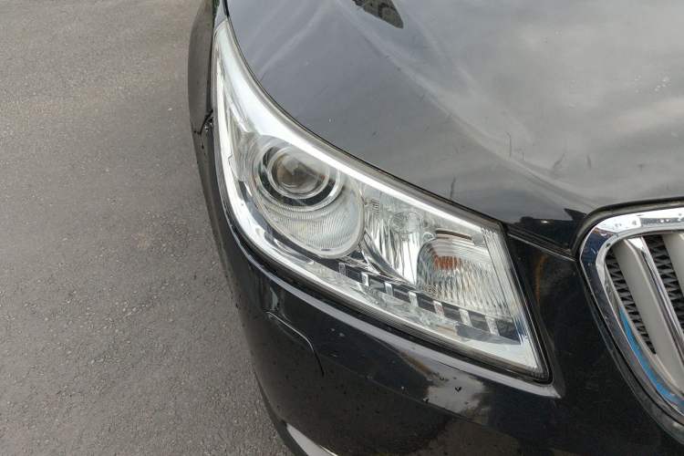 Used Buick LaCrosse 2011 2.4L SIDI Luxury Edition Right Front Headlight
