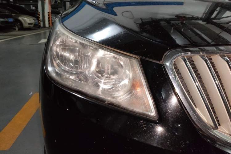 Used Buick LaCrosse 2011 2.4L SIDI Elegant Edition Right Front Headlight