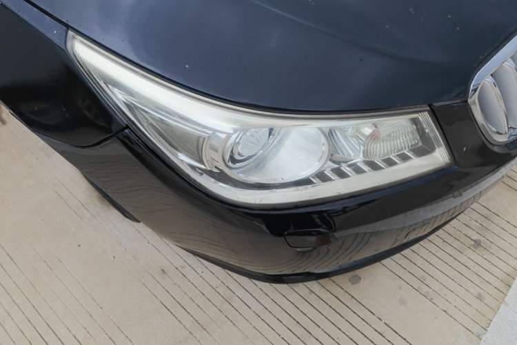 Used Buick LaCrosse 2011 2.4L SIDI Elegant Edition Right Front Headlight