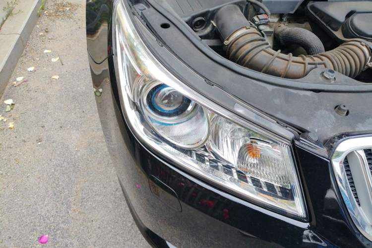 Used Buick LaCrosse 2011 2.4L SIDI Haoya Edition Right Front Headlight