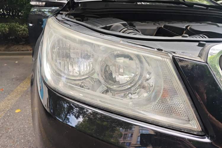 Used Buick LaCrosse 2011 2.4L SIDI Comfort Sunroof Version Right Front Headlight