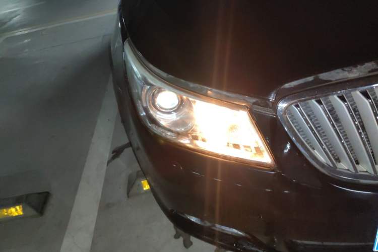 Used Buick LaCrosse 2011 2.4L SIDI Elegant Edition Right Front Headlight