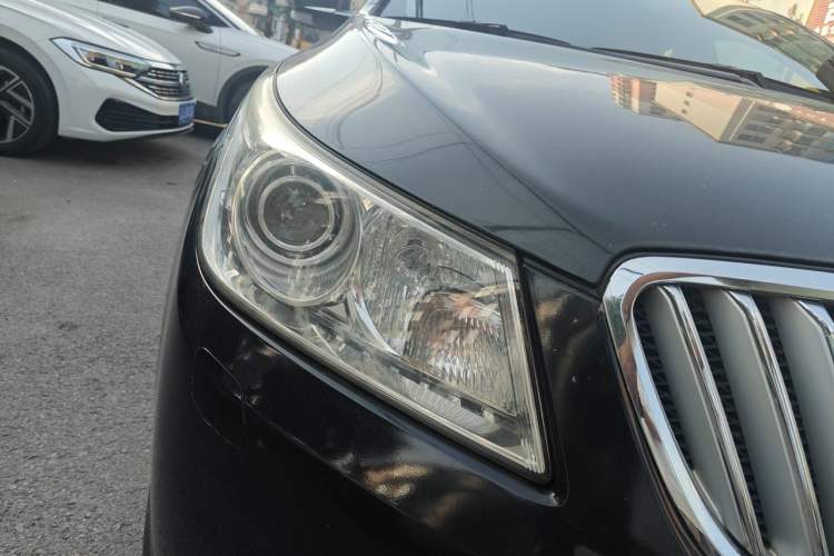 Used Buick LaCrosse 2011 2.4L SIDI Luxury Edition Right Front Headlight