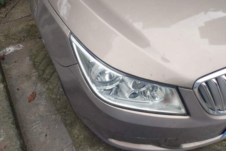 Used Buick LaCrosse 2011 2.4L SIDI Elegant Edition Right Front Headlight