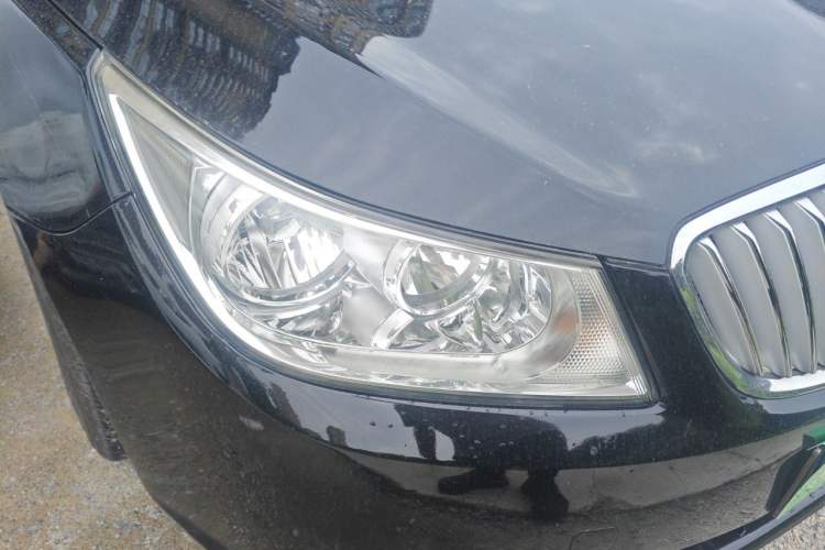 Used Buick LaCrosse 2011 2.4L SIDI Elegant Edition Right Front Headlight