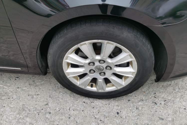 Used Buick LaCrosse 2011 2.4L SIDI Haoya Edition Right Front Wheel Hub