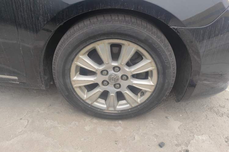 Used Buick LaCrosse 2011 2.4L SIDI Elegant Edition Right Front Wheel Hub