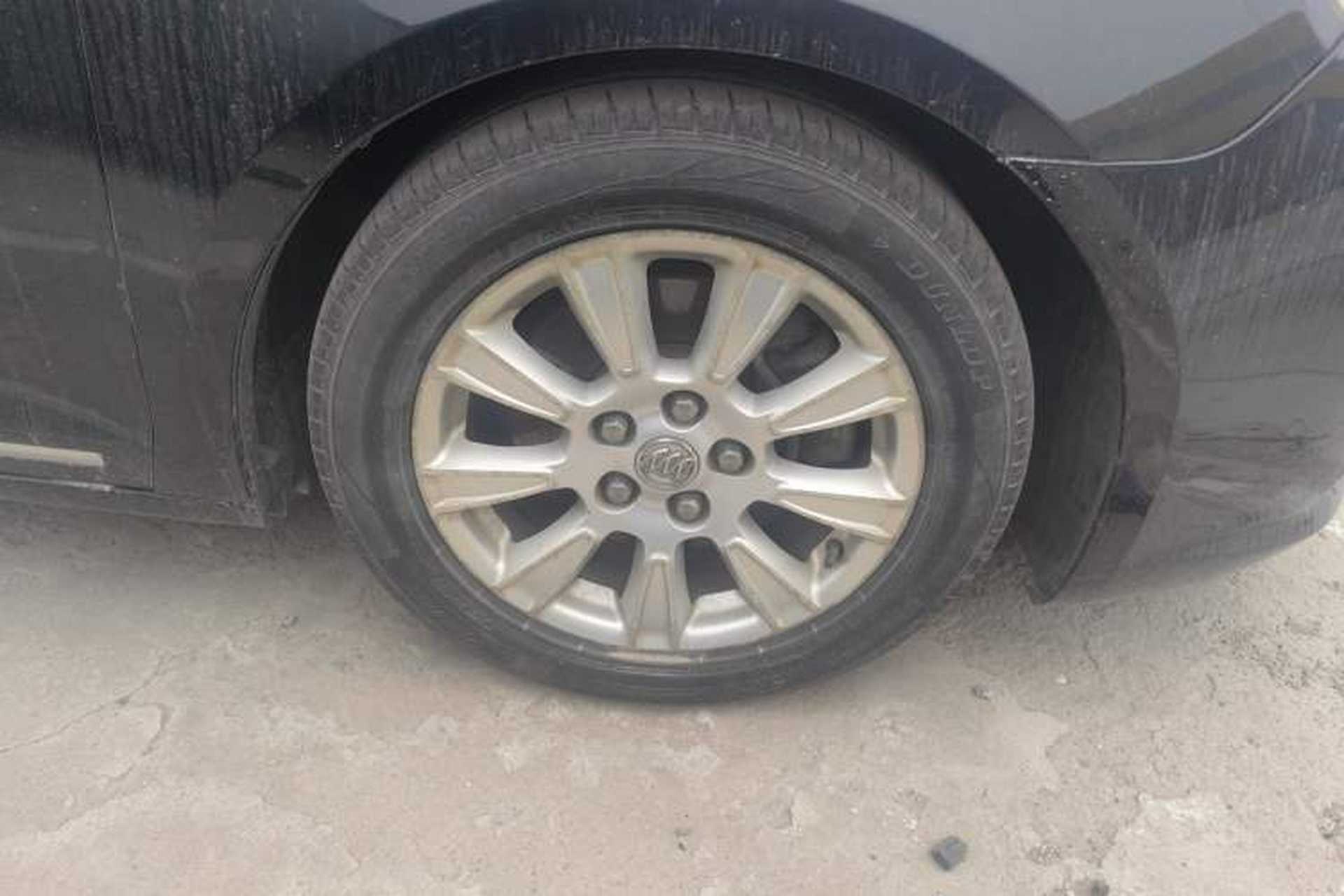 Used Buick LaCrosse 2011 2.4L SIDI Elegant Edition Right Front Wheel Hub