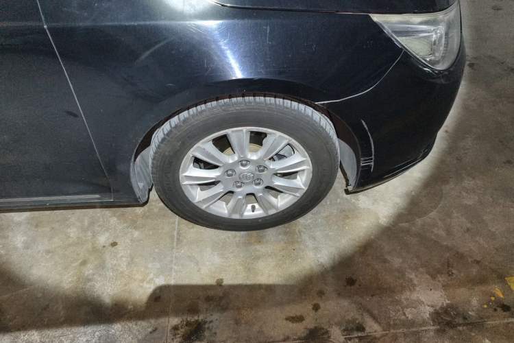 Used Buick LaCrosse 2011 2.4L SIDI Haoya Edition Right Front Wheel Hub