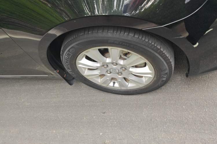 Used Buick LaCrosse 2011 2.4L SIDI Haoya Edition Right Front Wheel Hub