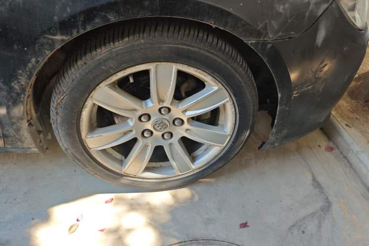Used Buick LaCrosse 2011 2.0T Flagship Edition Right Front Wheel Hub