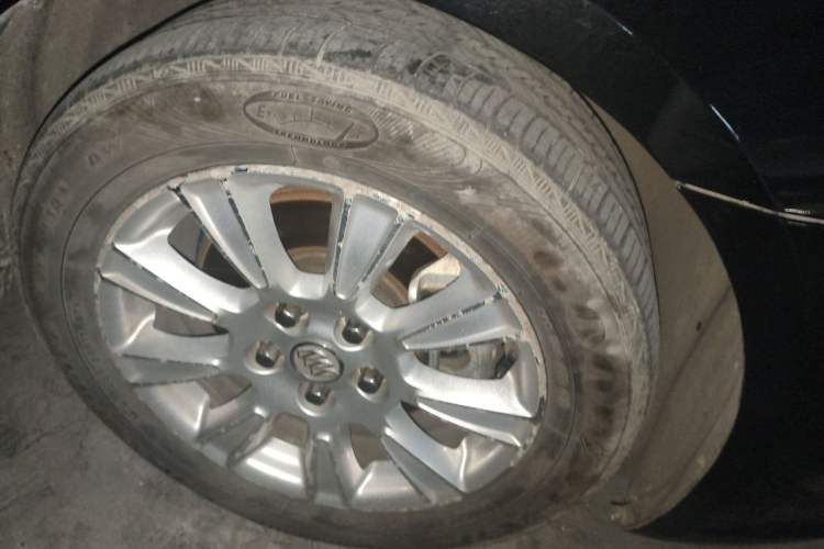 Used Buick LaCrosse 2011 2.4L SIDI Haoya Edition Right Front Wheel Hub