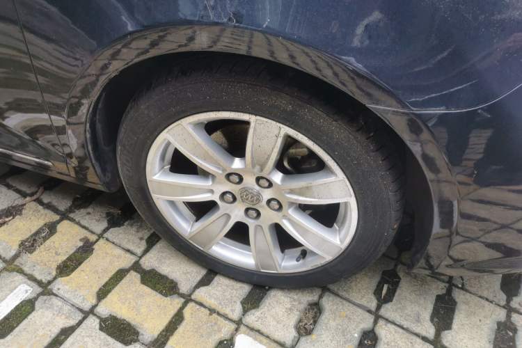 Used Buick LaCrosse 2011 2.0T Flagship Edition Right Front Wheel Hub