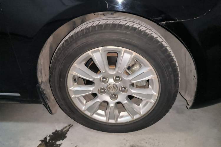Used Buick LaCrosse 2011 2.4L SIDI Haoya Edition Right Front Wheel Hub