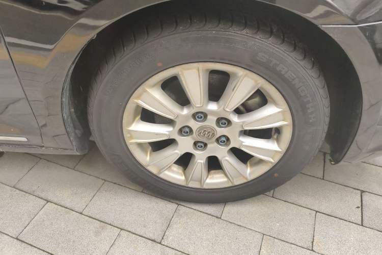 Used Buick LaCrosse 2011 2.4L SIDI Haoya Edition Right Front Wheel Hub